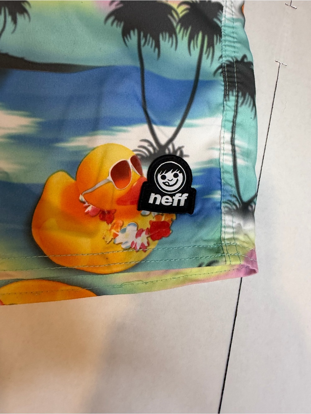 Neff Tropical Rubber Duck Swim Trunks Men’s Medium Beach Board Shorts Hawaiian - Picture 3 of 9